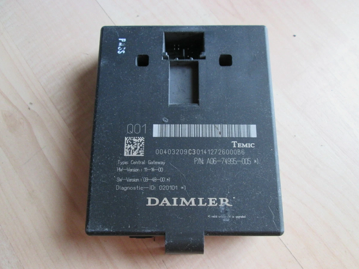 Freightliner Cascadia Daimler A06-74995-005 Central Gateway Module 
