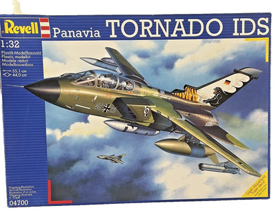 Revell 04700 Panavia Tornado IDS 1:32   ungebaut, vollständig