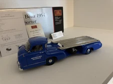 CMC M-036 Mercedes Benz 1954 Renntransporter 1:18 Race Transporter - Blue Wonder