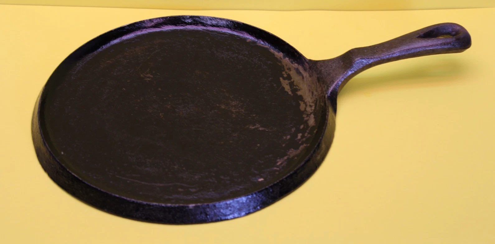 Vtg 10" Round Cast Iron Griddle Skillet Cleaned & Seasoned Nice Old Petina