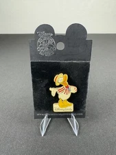 DLR Singing Friends Donald Duck Disney Pin 29905