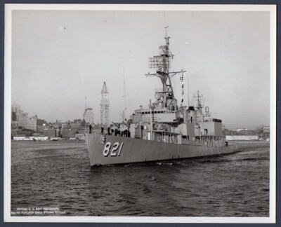 US Navy Destroyer USS JOHNSTON at Boston harbor OFFICIAL US NAVY PHOTO 8x10
