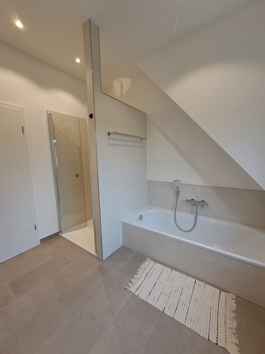 Wunderschön angelegtes Ferienhaus in ruhiger Lage, aber dennoch super zentral - Bild 22 von 24