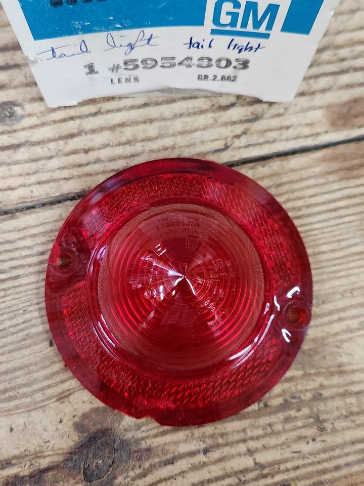 Lente de luz trasera GM # 5954803 1961-1966 Corvette NCRS y Chevrolet 1958 nuevo de fábrica Foto 3 de 4