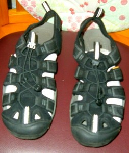 keen contour arch sandals
