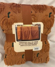 NWT Costco Halloween Faux Fur Throw Blanket Pumpkin