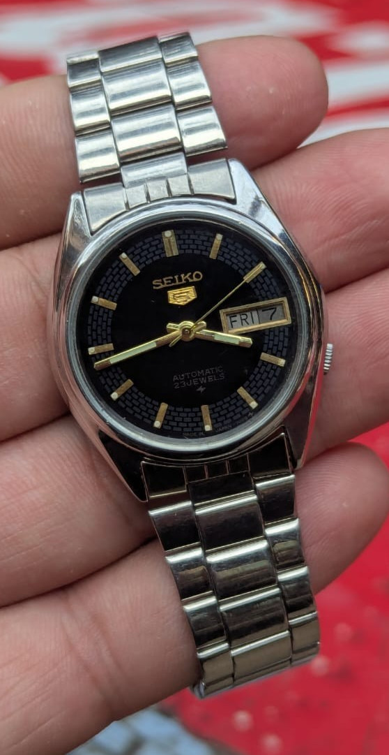 men Stainless-Steel Vintage made in Japan Automatic 5 jewels 21 Seiko Wristwatch - vintagewatches.pk