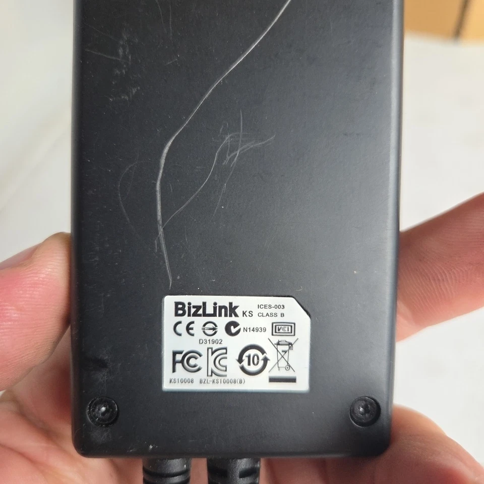 Adaptador de doble enlace BizLink Display Port a DVI-D alimentado por USB NN: BZL-KS10008 (B) Foto 4 de 4