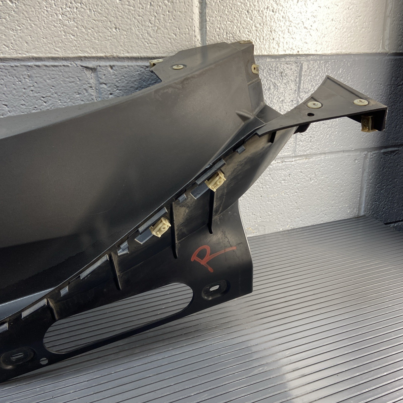 2014-2020 BMW i8 I12 Right Side Rocker Molding Skirt Trim Panel OEM *NOTE*