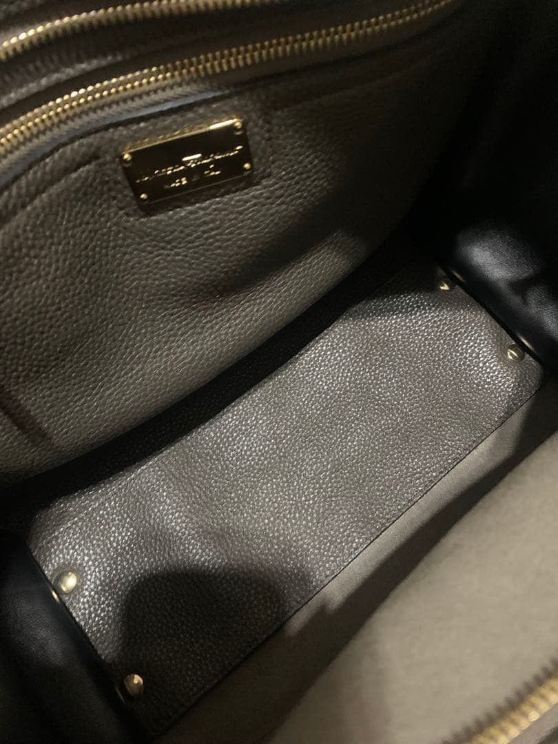 Salvatore Ferragamo Aimee Gancini Brown Leather Tote Bag Auth image 9