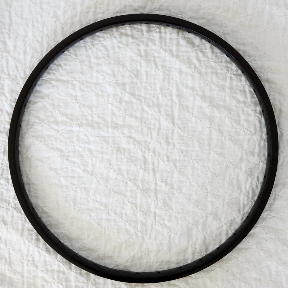 Llantas Ukai 7C - 26" x 1,75" 36H negras Foto 3 de 4