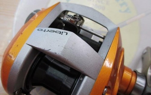 Daiwa Liberto Pixy Orange Amber Right Handed Baitcasting Reel - 第 3/6 張圖片