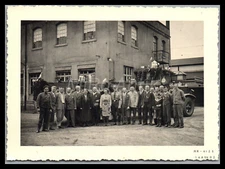 Photo, May 1, '33, employees of the Saxon sheet metal factory Radebeul on the...