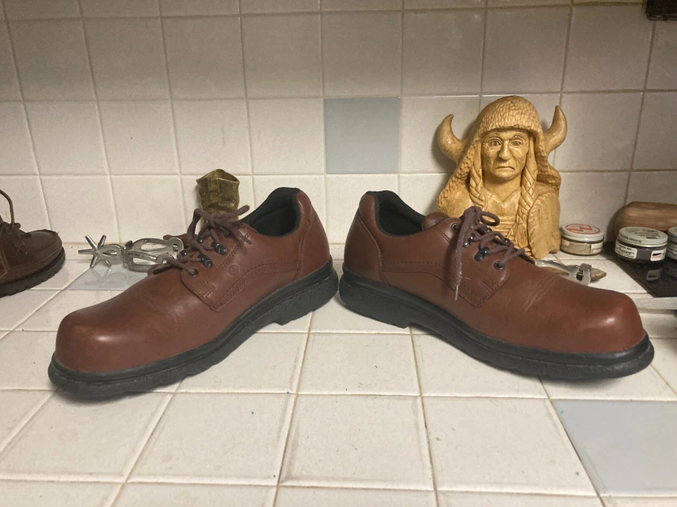 ZAPATOS DE TRABAJO VINTAGE RED WING HECHOS EN EE. UU. CUERO MARRÓN PUNTERA DE ACERO RESISTENTE AL ACEITE 13D Foto 4 de 4