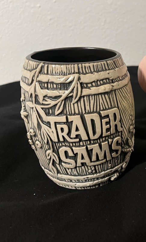 Disney Trader Sam's 1st Edition Shipwreck Rum Barrel Enchanted Tiki Bar Mug