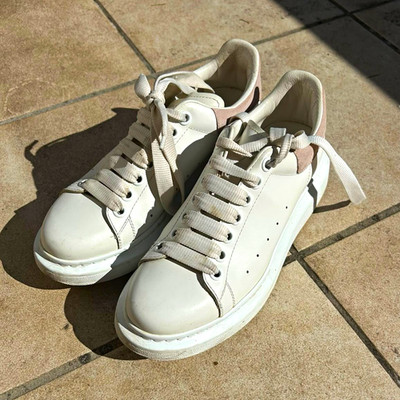Alexander McQueen Oversized Sneaker Low Top WeißBeige Schnürung gepolstert EU 39