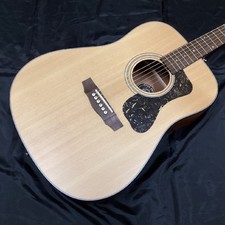 Guitarra acústica Guild D-340 tapa de abeto sólido natural