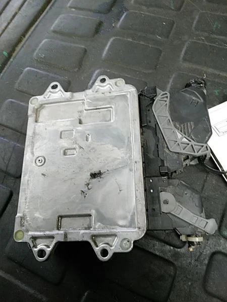 Módulo de control electrónico ECM del motor por batería 2,0 L compatible con 12-13 MAZDA 3 3605387 Foto 3 de 3