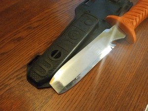 WENOKA MADE IN JAPAN VINTAGE 8501 DIVE KNIFE STAINLESS ORANGE HANDLE W/SHEATH