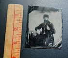 1860s U.S. CIVIL WAR OFFICER WITH SWORD GLASS AMBROTYPE, HIGHLIGHTED FEATURES