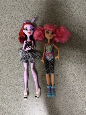 Lot of 2 monster high dolls operetta and howleen dance class dolls