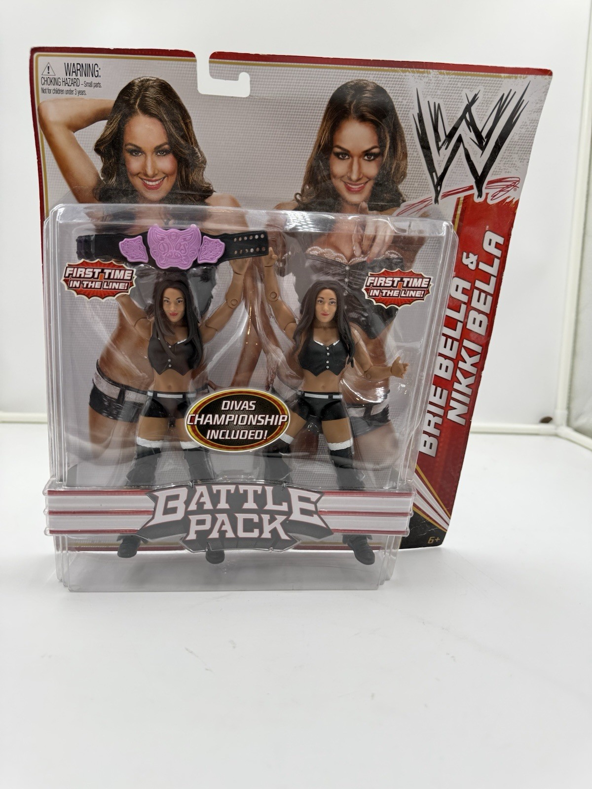 WWE  Battle Pack Series 15 Brie Bella & Nikki Bella Action F