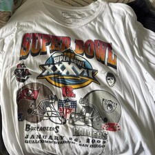 Super Bowl XXXVII tee with Buccaneers vs. Raiders helmet shirt VK14551