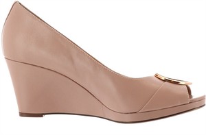 naturalizer sienna wedge pump