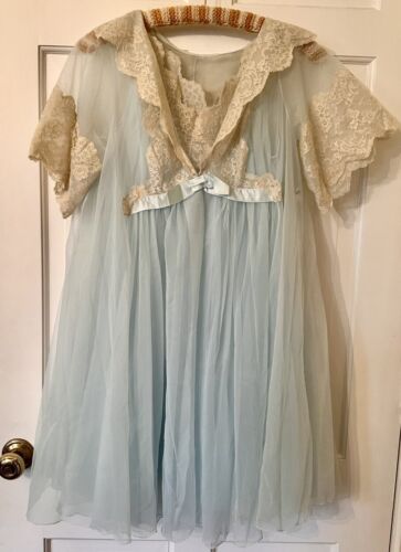 STUNNING VTG 60s Peignoir Nylon Chiffon Nightgown Robe Set Fancy Hollywood S