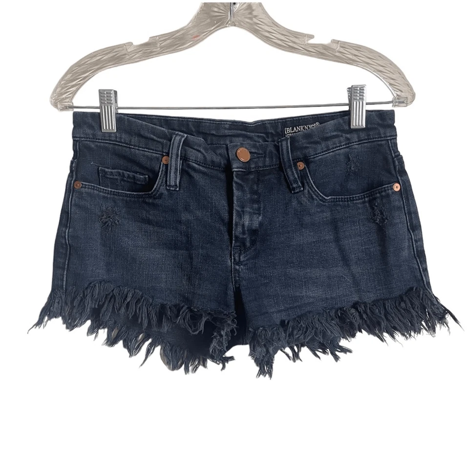 Pantalones Cortos Revolve X Blank NYC Little Queenie Deshilachados Talla 26 Foto 2 de 4