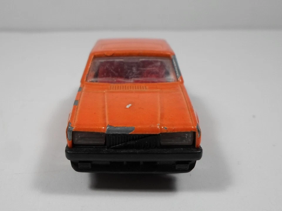 MAJORETTE VTG No 230 VOLVO 760 GLE ORANGE RARE 1:61 3'' DIE-CAST TOY CAR FRANCE - Image 3 of 4