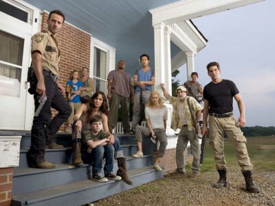 Cast in front of Hershel's farm house The Walking Dead 2010 Photo - CL1367