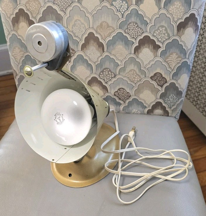 WORKING! Vintage Christmas Tree Light Spartus Rotating Color Wheel Aluminum 