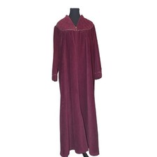 Vintage Vanity Fair Shevelva Velour Zip Front Robe Housecoat Burgundy Wine