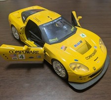 AUTOart 1/18 Chevrolet Corvette C6.R #4 Diecast Model Car Yellow Age 13+