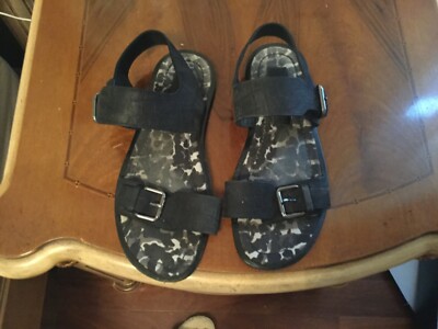 Louis Vuitton Limited edition Men's Sandals size mint condition ret $850 