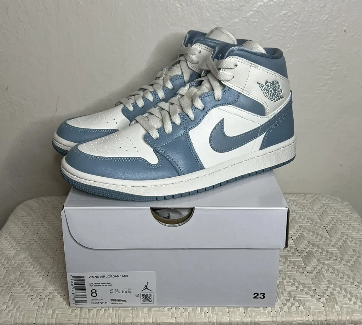 Overnight Shipping Nike Air Jordan 1 Mid UNC Size 8 Women / 6.5 Men BQ6472-141  | eBay