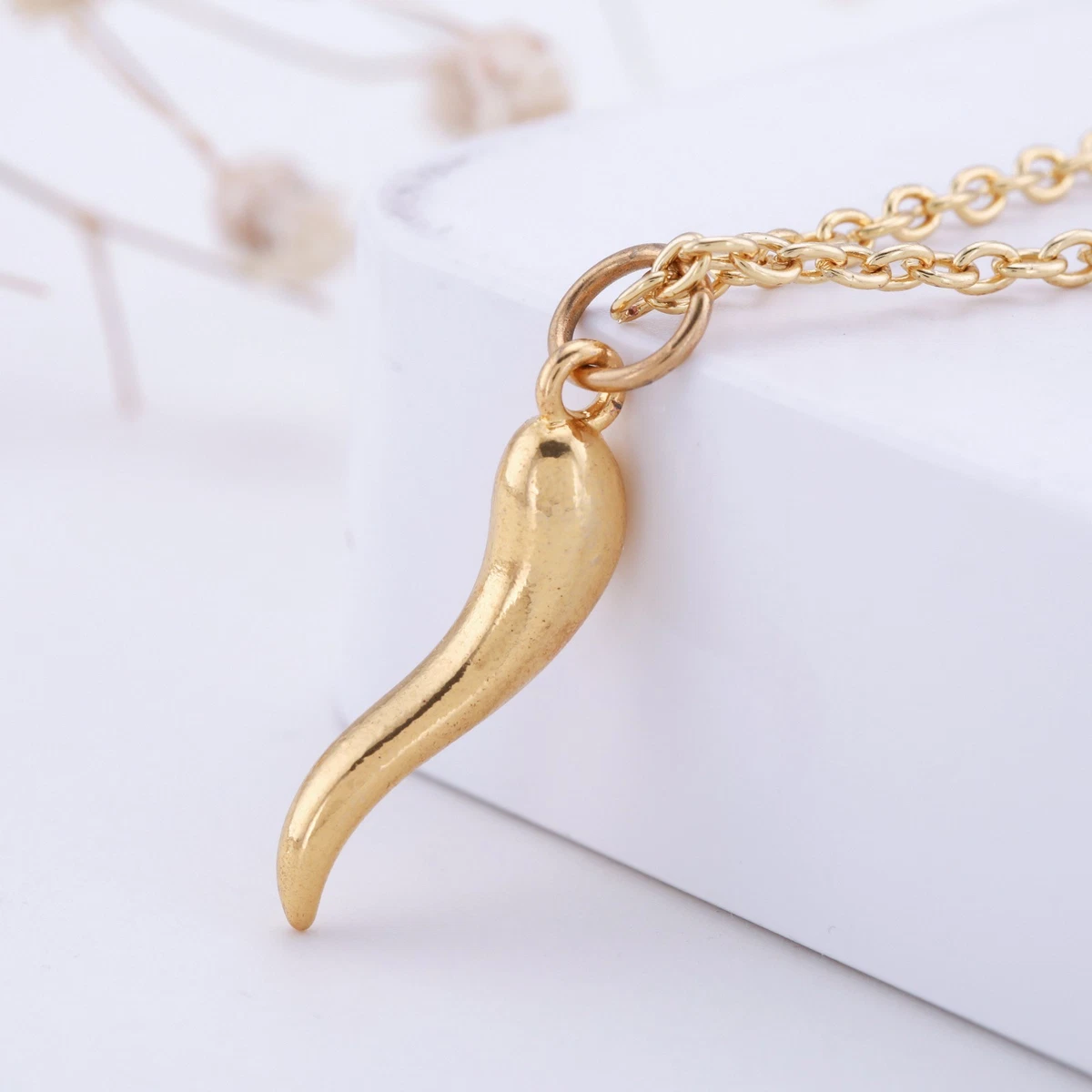 Solid 14K Gold Italian Horn Good Luck Charm | Diamond Daughters