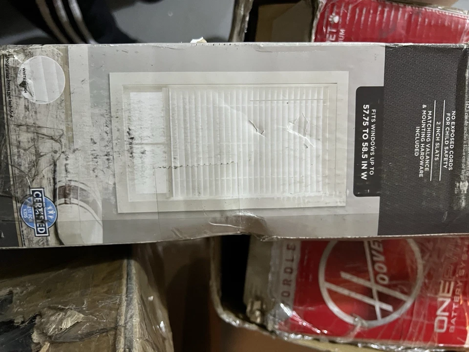 Persianas de madera sintética Better Homes & Gardens.58 pulgadas de ancho x 64 pulgadas Foto 2 de 3