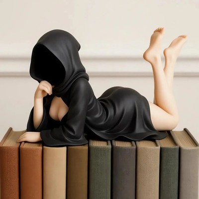 Halloween Gothic Black Robe Queen 3D Statue Spooky Desk Decor Gift