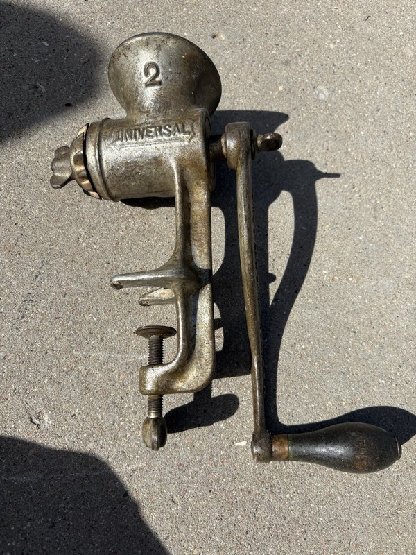 Universal No.2 Food Meat Grinder Hand Crank L.F.&C Nut Sausage Bread Crumber VTG