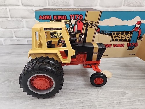 ERTL 1:16 Scale Case Agri King 1170 N.F.T.S. 1996 Diecast Tractor 475PA COA Coin - Picture 11 of 17