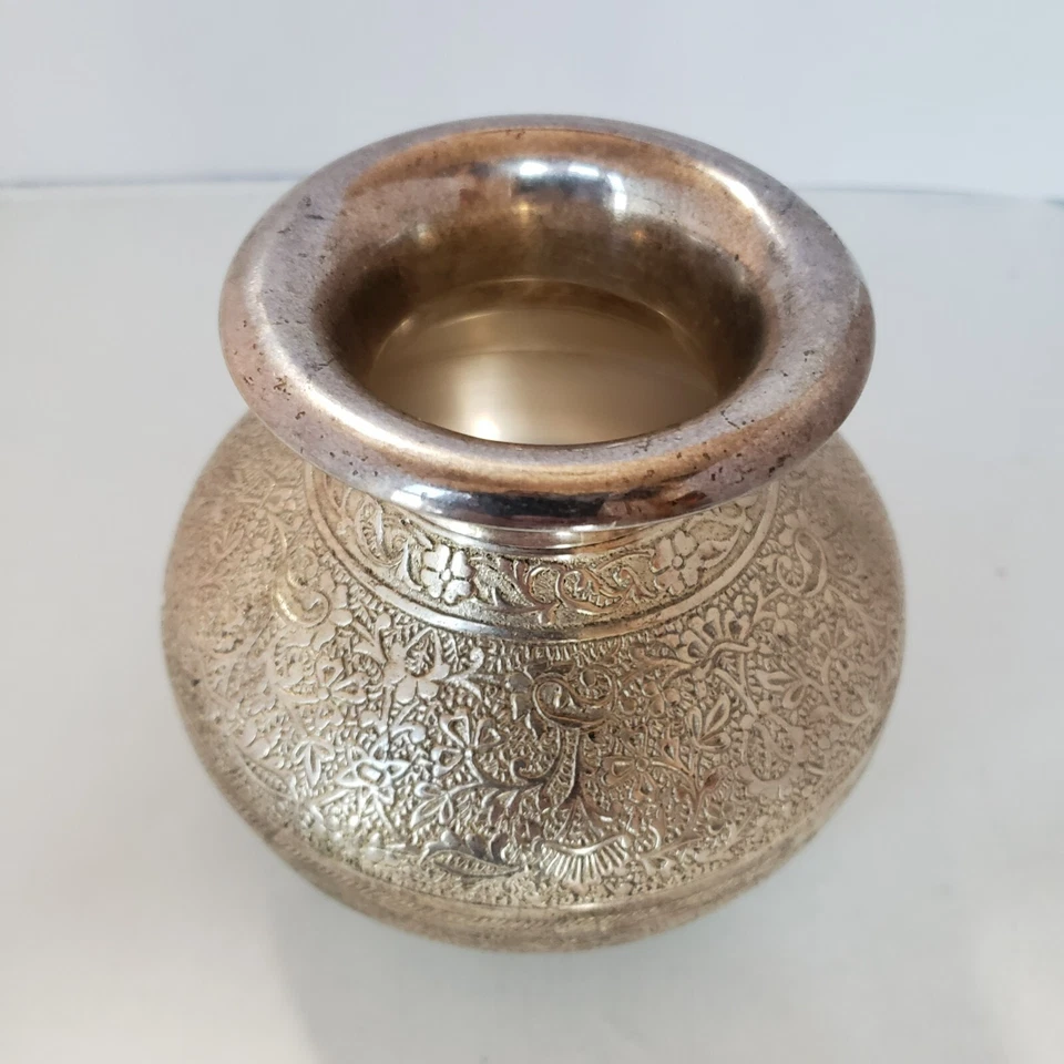 Florero plateado sumergido diseño intrincado comprado en Dubai 5 pulgadas H Foto 4 de 4