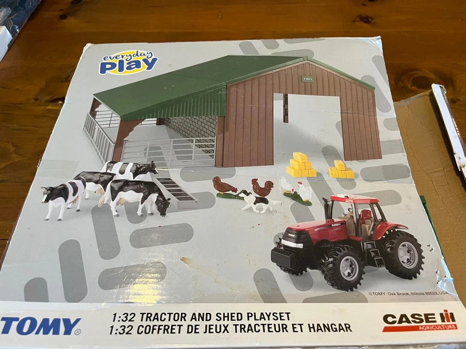 TOMY Everyday Play 1:32 Scale Tractor And Shed Playset (open Box) - Image 2 of 4