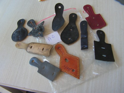 lot de 10 cuirs pour insignes militaires anciens (c40)