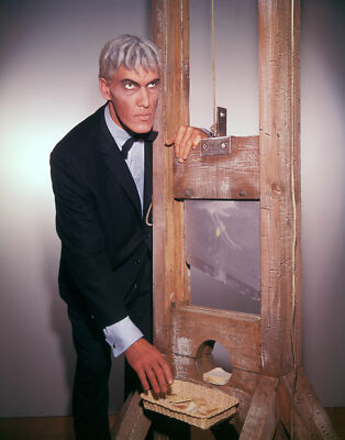 THE ADDAMS FAMILY 8X10 CLASSIC LURCH PHOTO