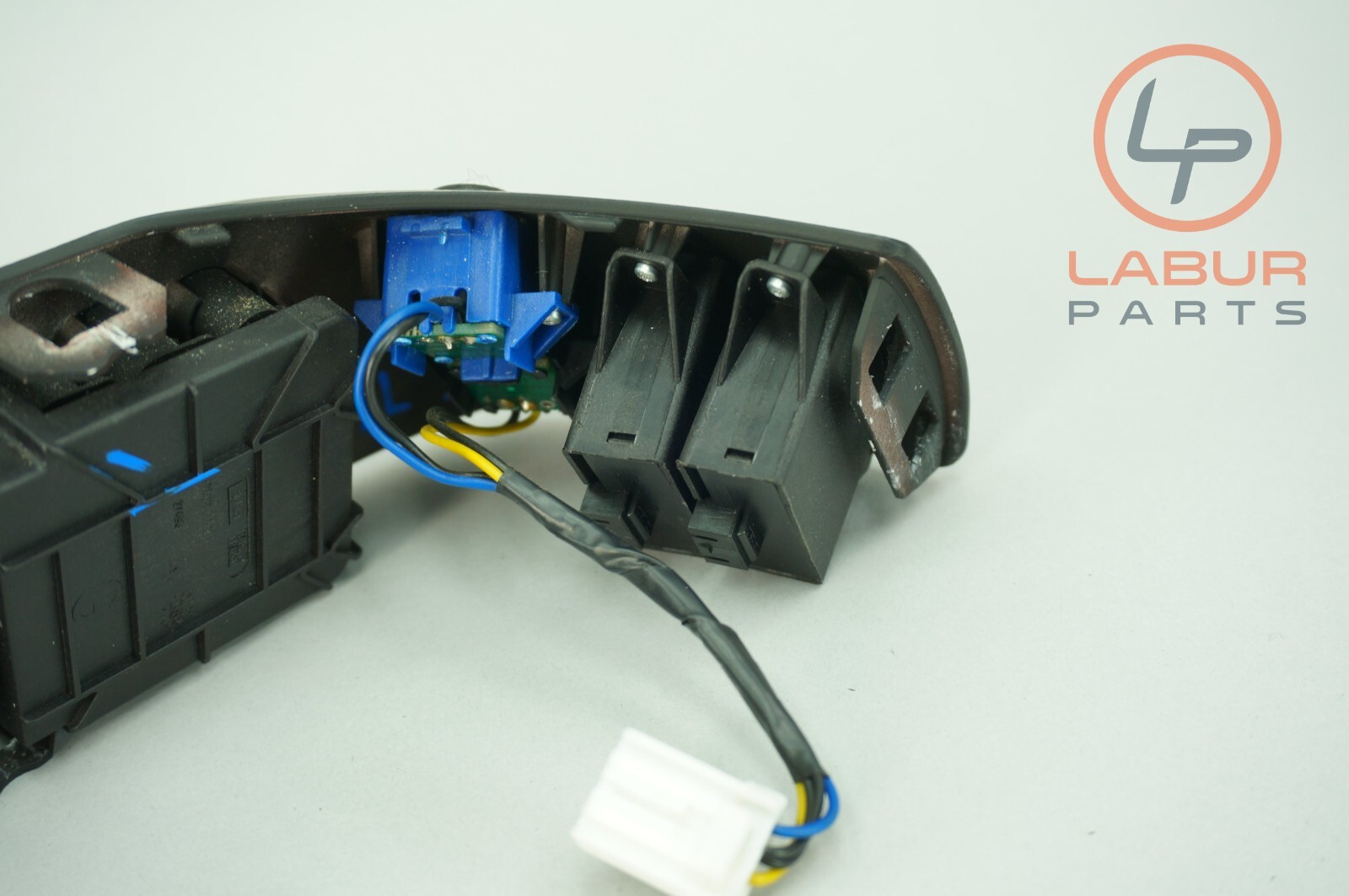 M139 03-13 Maserati Quattroporte Front Left Driver Seat Control Switches A2069