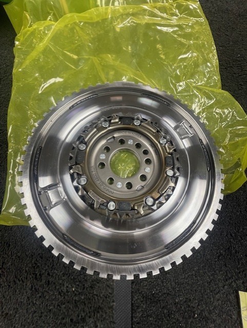 GENUINE VALEO DUAL MASS FLYWHEEL  OPTIMA TUCSON SPORTAGE SOUL i30 i40 CRDi