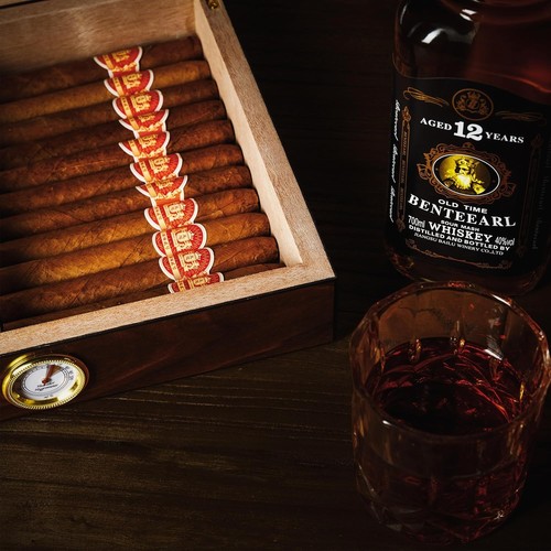 Elegant Walnut Cigar Humidor for 25 with Hygrometer & Spanish Cedar Lining - Picture 9 of 9
