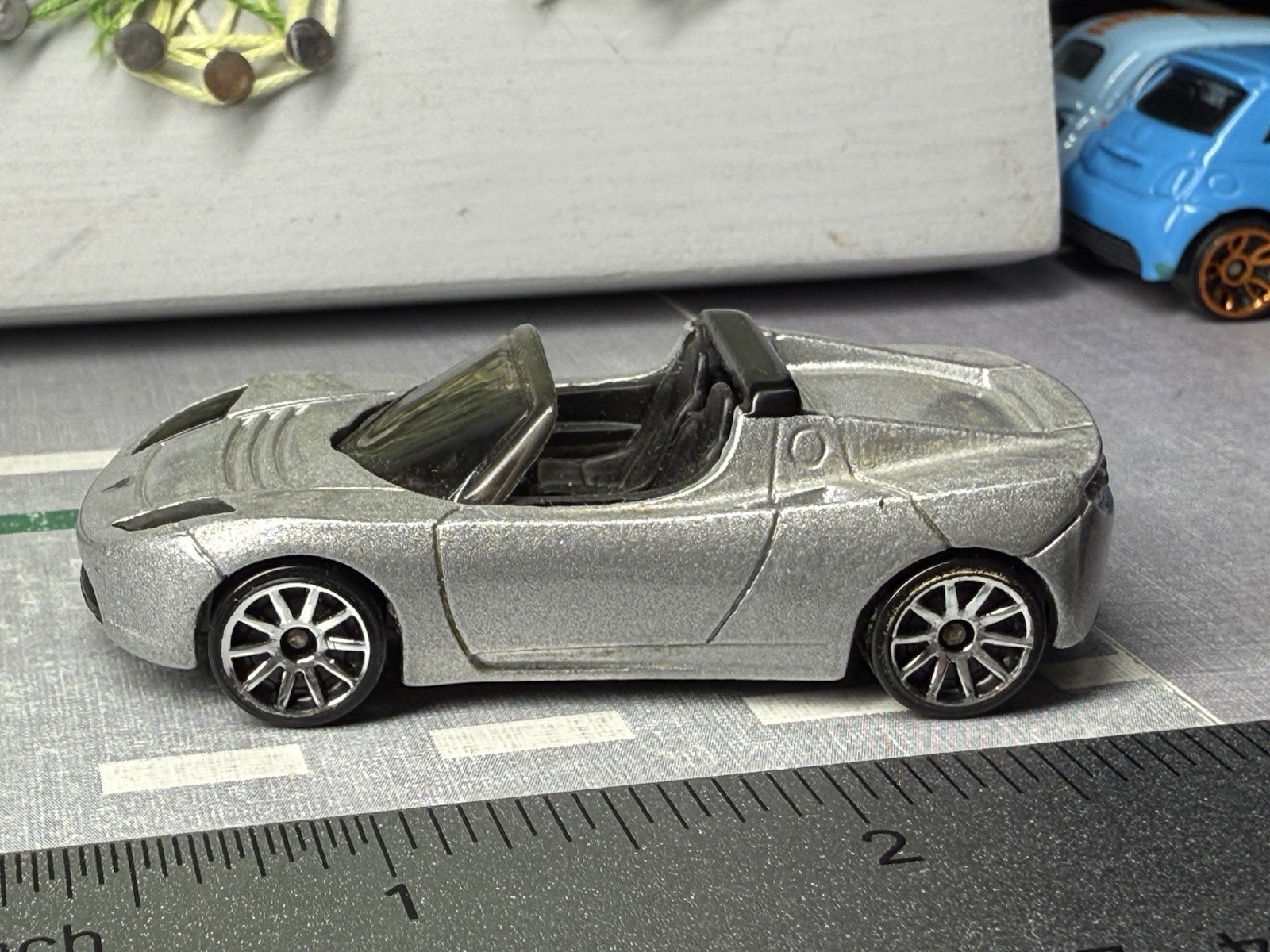 Hot Wheels 2008 Silver Tesla Roadster Mattel. Edition. Car 1/64.